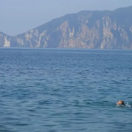 Tiny House To Sea * Iglesias